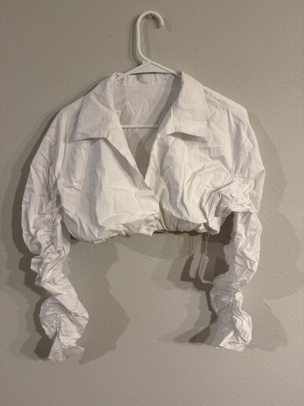 Cropped Collared Button-Front Top in White